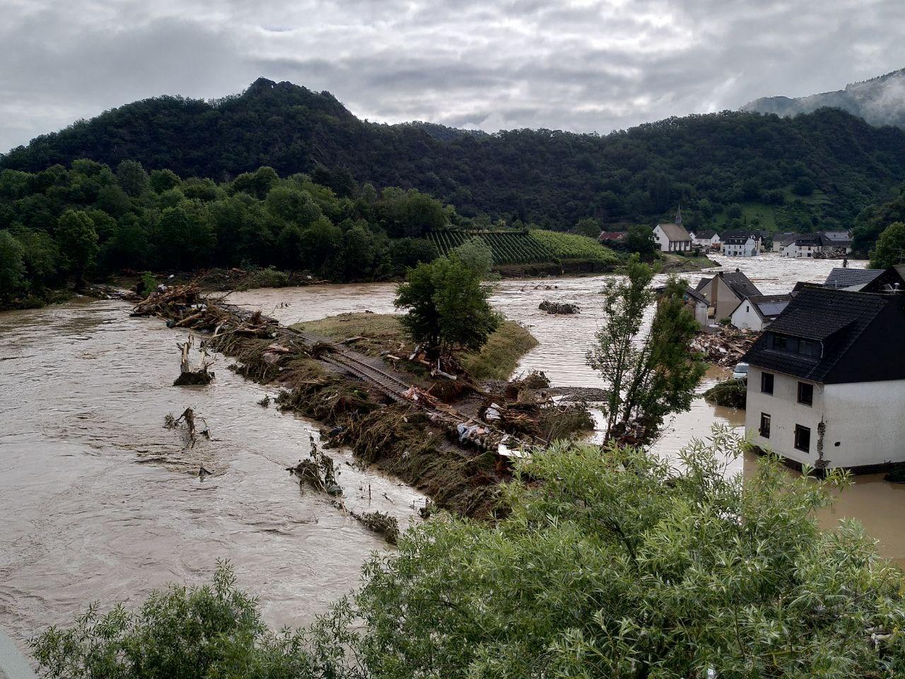 Das Hochwasser in Altenahr-Altenburg.